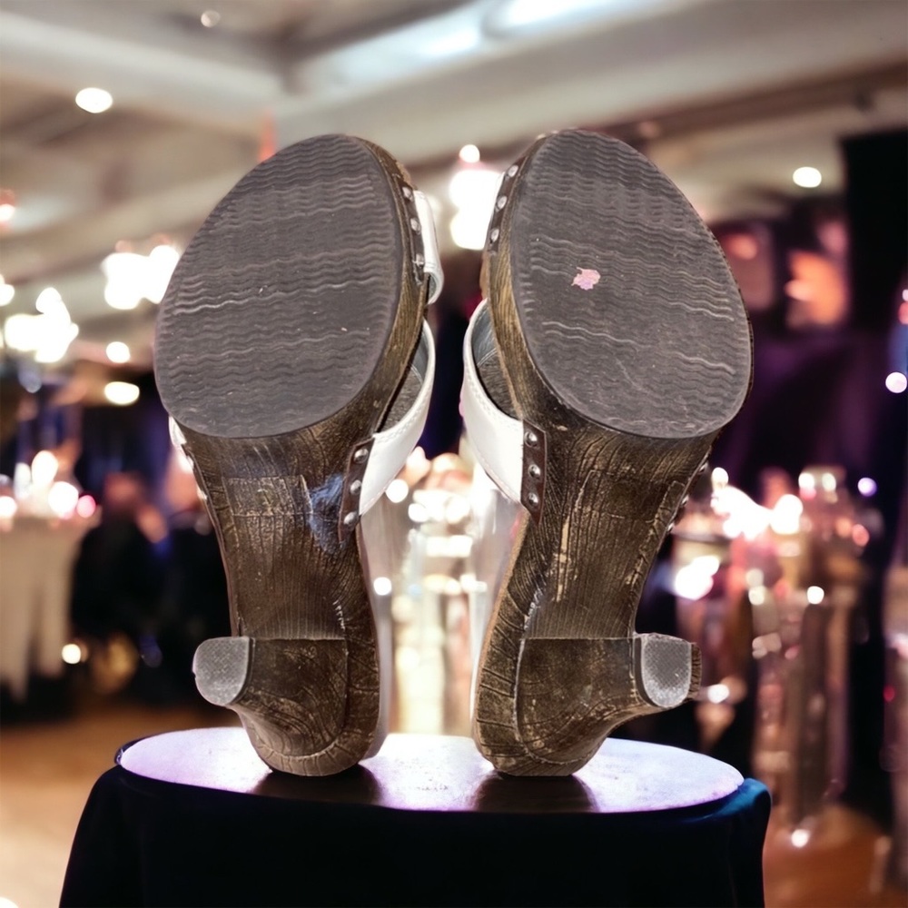 Mia Brown Women's Cream Heeled Mules - Picture 5 of 7